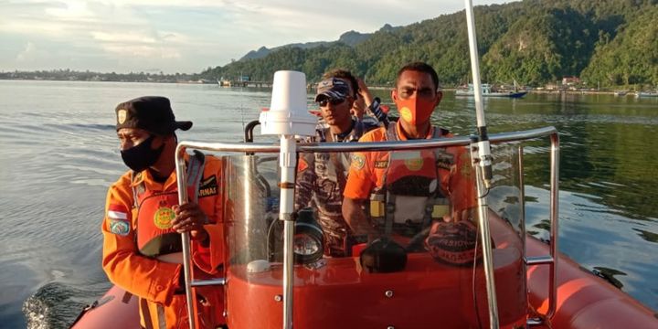 Kapal Nelayan Tenggelam Di Perairan Kaimana Kapten Kapal Hilang