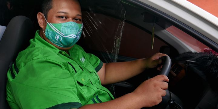 Simak Tarif Dan Cara Pesan Grab Dan GoCar Di Bandara Juanda