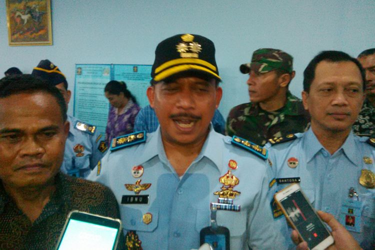 Foto Kemenkum Ham Jateng Buat Paspor Kini Cukup Menit