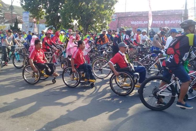 Foto Peserta Difabel Meriahkan Sepeda Nusantara Magelang