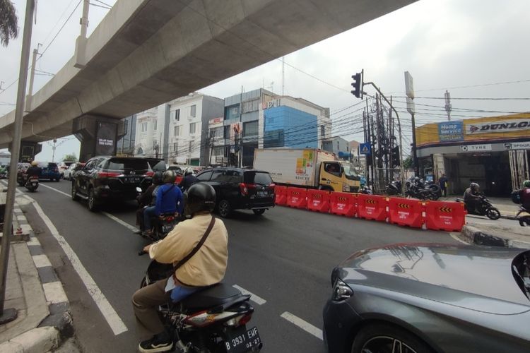 Foto Uji Coba Rakayasa Lalu Lintas Persimpangan Cipete Ditutup