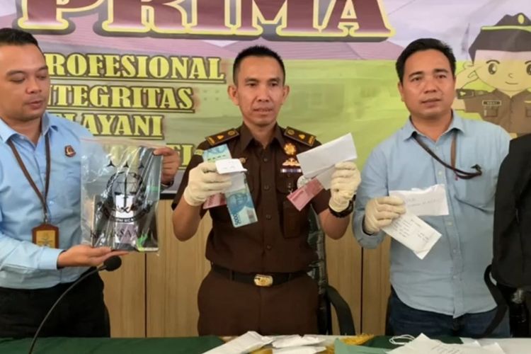 Pungli Penerbitan SK PPPK PNS Di Seluma Bengkulu Kena OTT Jaksa