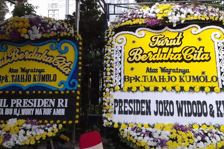 Karangan Bunga Dukacita Penuhi Kawasan Rumah Tjahjo Kumolo Dari Jokowi