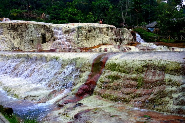 Foto Pemandian Air Panas Di Lembang Jawa Barat Mulai Rp