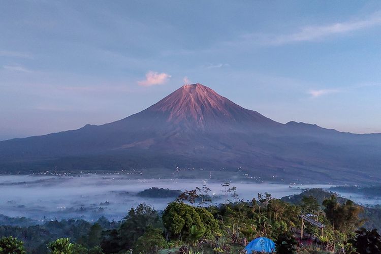 Dari Mahameru Hingga Gunung Raung Ini 5 Puncak Tertinggi Di Pulau Jawa