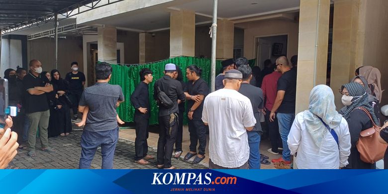 Suasana Rumah Duka Babe Cabita Rekan Rekan Komika Berdatangan Melayat