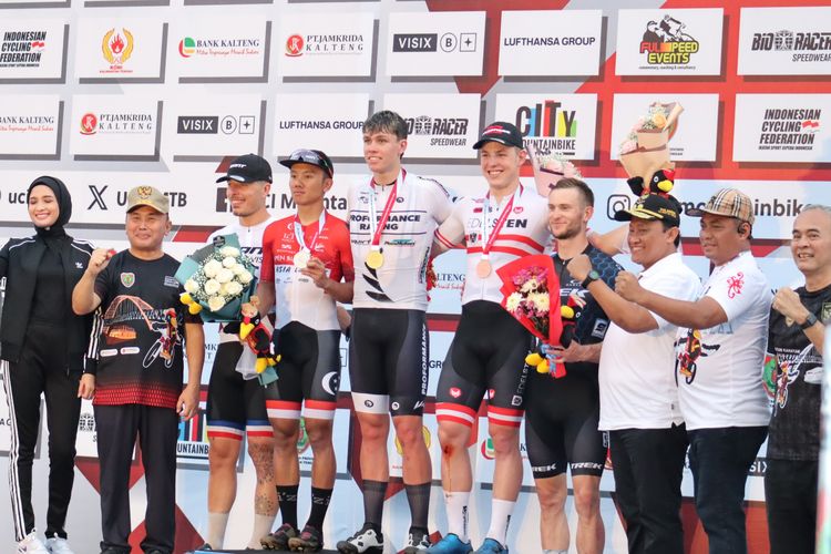 Foto Daftar Juara UCI MTB Eliminator World Cup 2024 Panggung Kalteng