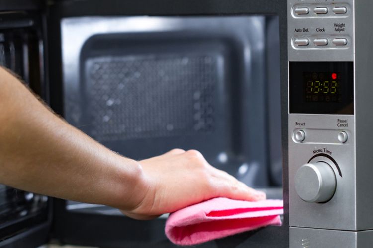 Mudah Ini Cara Membersihkan Microwave Pakai Kulit Jeruk