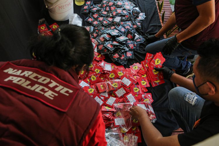 Foto Narkoba Happy Water Dibuat Di Rumah Mewah Semarang Koki