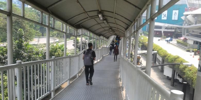 Foto Cara Ke Rooftop Di Plaza Semanggi Dekat Halte Transjakarta