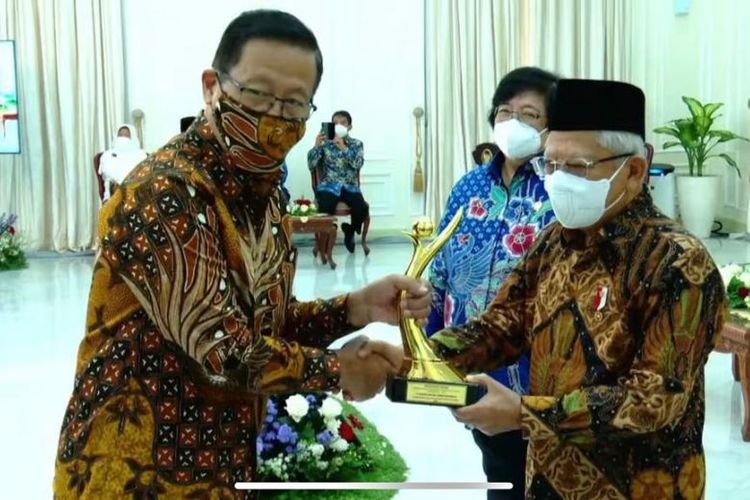 Foto Sido Muncul Raih Proper Kategori Emas Dan CEO Green Leadership