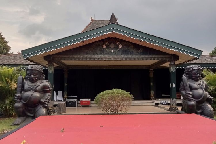 Foto Wisata Ke Anjungan Yogyakarta Di TMII Ada Tempat Penyimpanan