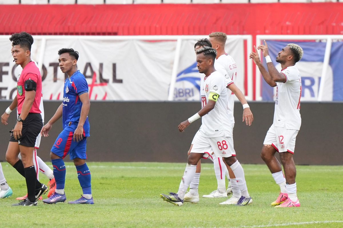 Hasil Arema FC Vs Malut United Singo Edan Menang 3 1