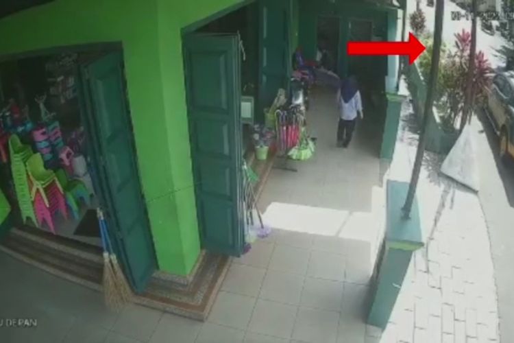 Video Viral Mobil Patroli Polisi Terekam Cctv Melakukan Tabrak Lari