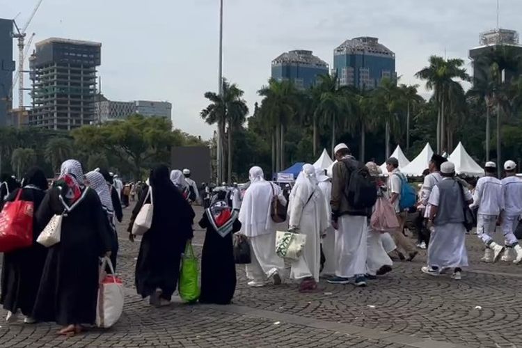 Foto Reuni Akbar 212 Selesai Massa Bubarkan Diri Dan Tinggalkan Monas