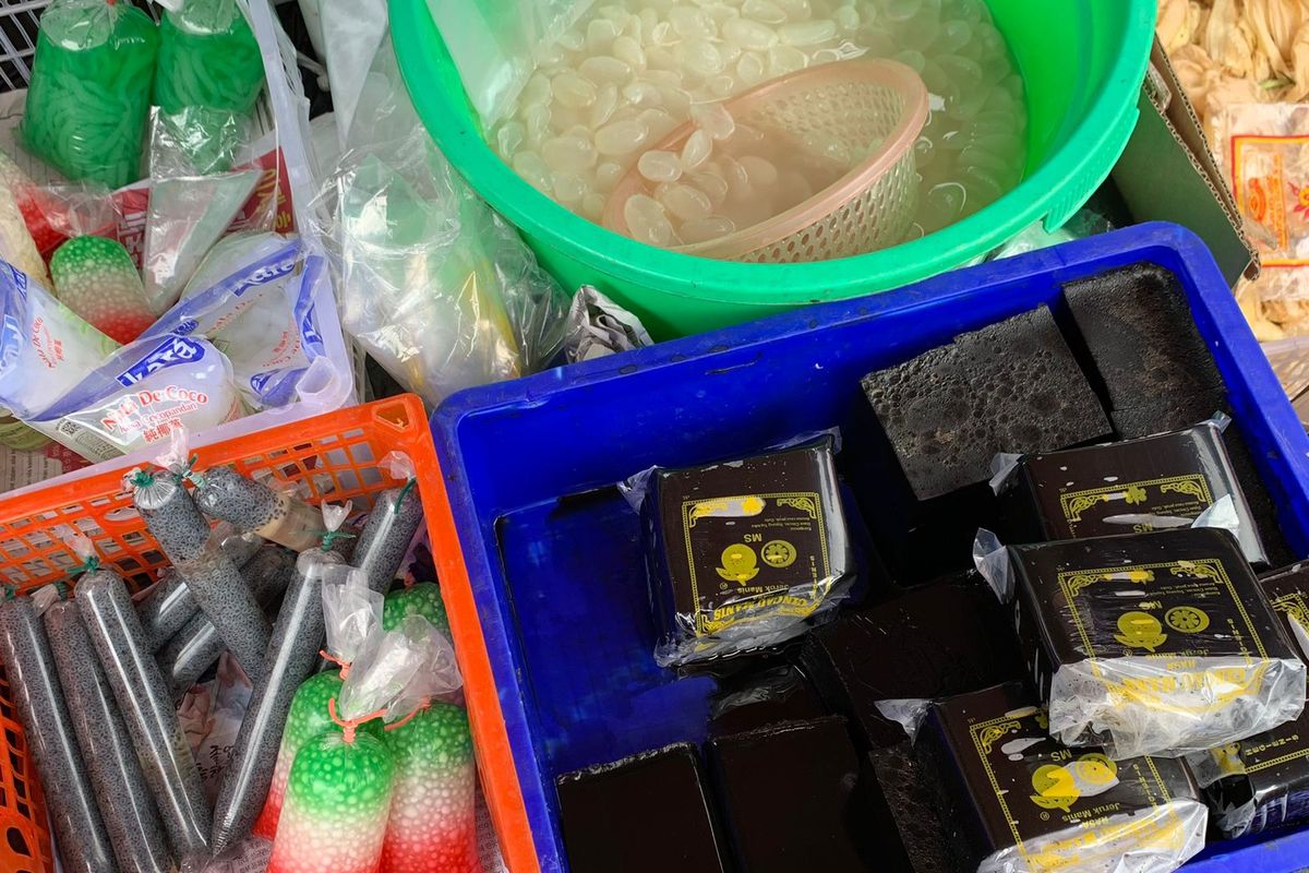 Cerita Pedagang Cincau Hitam Di Pasar Serpong Dagangannya Laris Manis