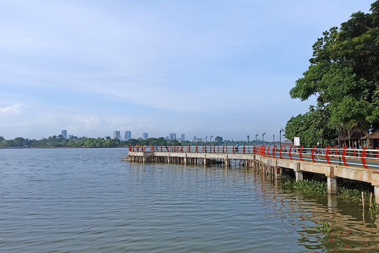 Foto 7 Aktivitas Di Situ Cipondoh Tangerang Bisa Naik Perahu Dan