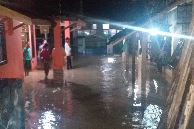 Foto Banjir Dan Longsor Terjang 6 Kecamatan Di Lebak Banten Ratusan