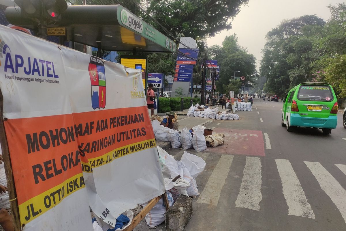 PUPR Kota Bogor Eksekusi Kabel Dan Tiang Listrik Untuk Percepat