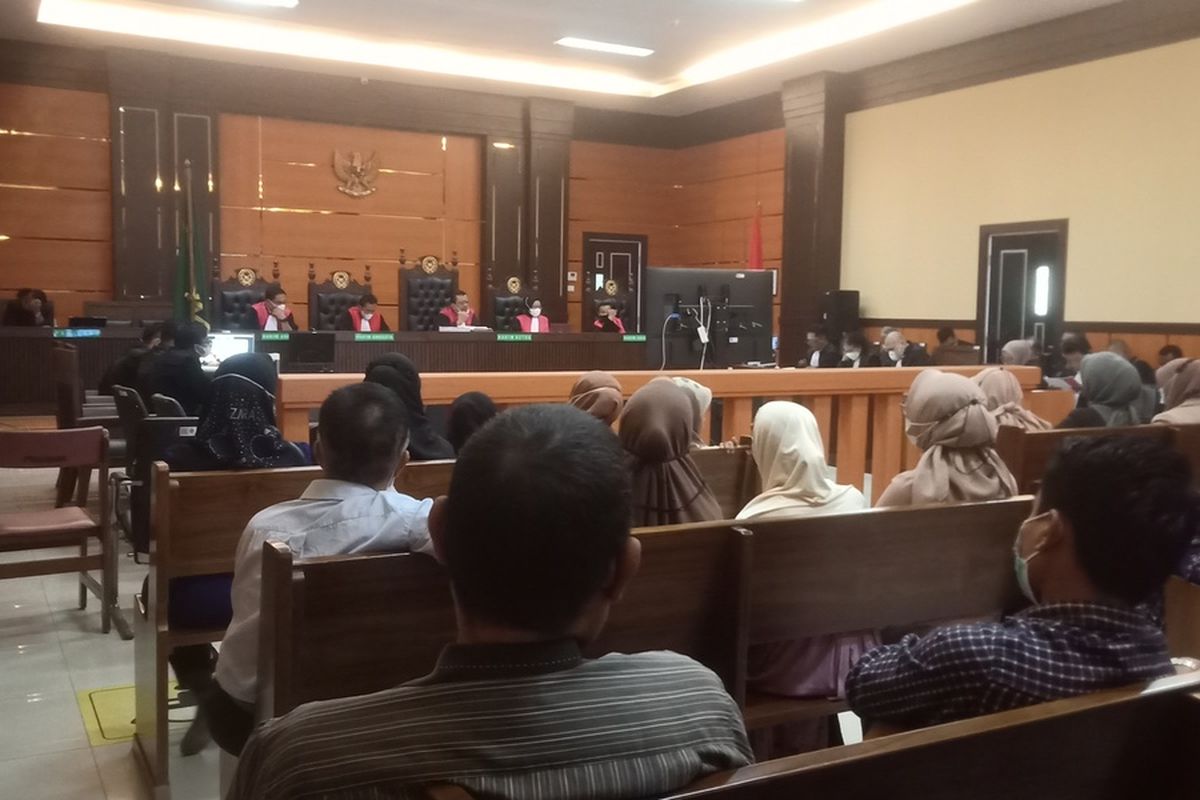 Sidang Kasus Korupsi Ganti Rugi Lahan Tol Di Padang Penasehat Hukum