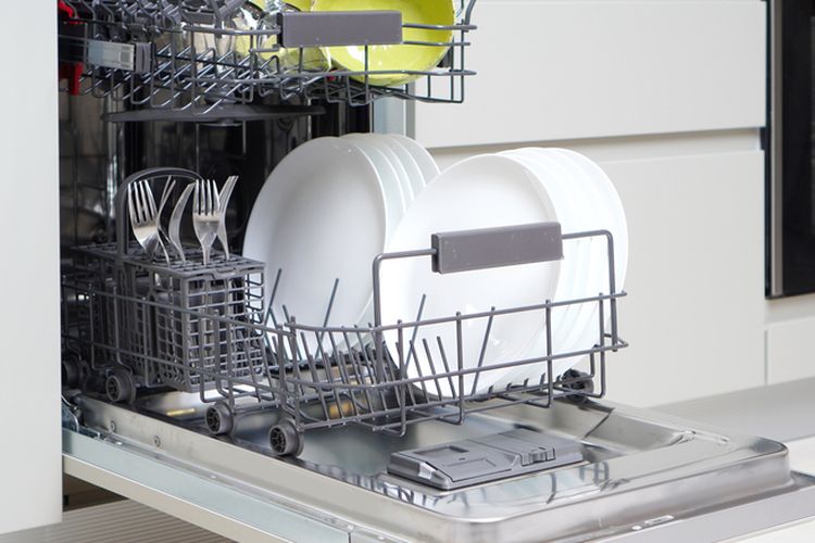 Cara Menggunakan Dishwasher Atau Mesin Pencuci Piring