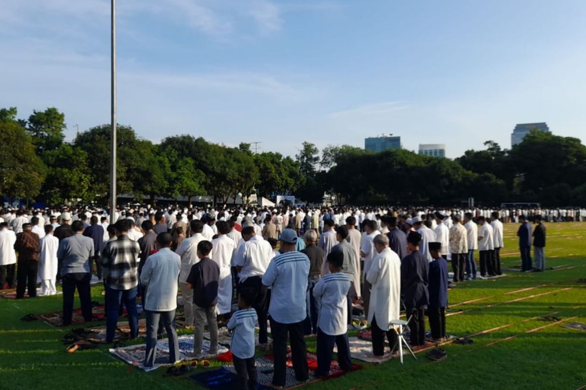 Ribuan Umat Muhammadiyah Shalat Idul Adha Di Masjid Agung Al Azhar