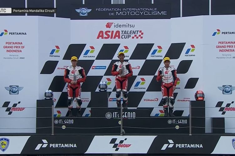 Foto Pebalap Indonesia Sabet Podium Atc Merah Putih Berkibar Di