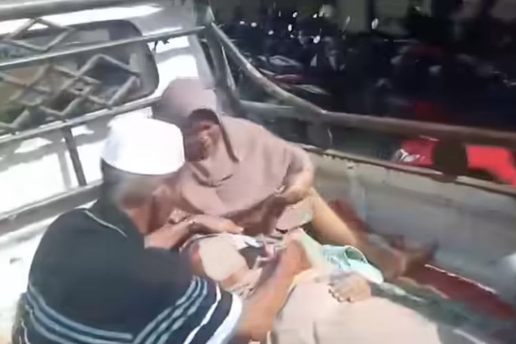 Foto Ambulans Rusak Puskesmas Muara Gembong Juga Tak Bisa Angkut