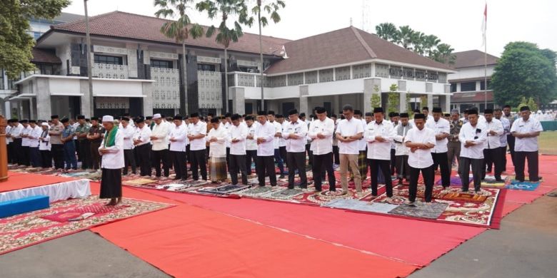 Kemarau Berkepanjangan Asn Di Pemkot Cilegon Gelar Salat Istisqa