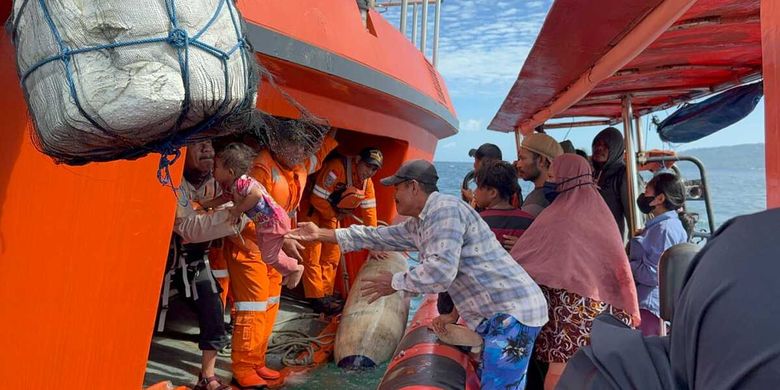 Berita Harian Kapal Nyaris Tenggelam Di Perairan Buton Selatan Terbaru