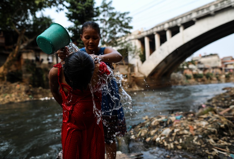 Potret Kawasan Kumuh Di Bantaran Sungai Ciliwung