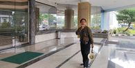 Ayah Demo Sendirian di Depan RS, Tuntut Keadilan atas Kematian Bayinya yang 5 Tahun Dinantikan