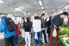 Pasar Renbai yang menjual sayuran khas Kamakura, Jepang.