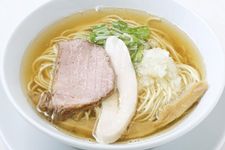 Jika ingin mencari ramen yang tak biasa di Jepang, cobalah ke Saitama. Noodle Kitchen KYO menggunakan air dengan tingkat kemurnian tinggi agar kuah dapat meresap ke dalam mie ramen dengan sempurna. Tiga menu andalan mereka adalah shio-soba, shoyu-soba, dan niboshi-soba.