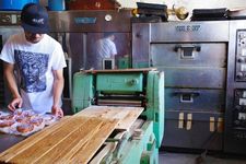 Saat ini toko roti Daieiken Seipanjo di Yokkaichi, prefektur Mie, Jepang dikelola oleh generasi ketiga, Omori Yasuhiro. Ia selalu membuat adonan roti setelaten mungkin, tanpa menggunakan mesin untuk mempercepat proses fermentasi dengan teknik yang disebut straight method.