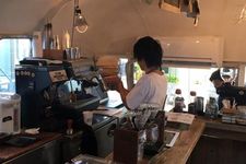 Kafe unik di Tokyo, Jepang. Salah satunya adalah The AIRSTREAM GARDEN yang menempati sebuah kontainer.