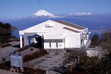 Gunung Fuji yang menjadi salah satu tujuan wisata terkenal Jepang.