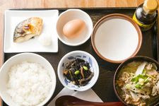 Restoran Wappa-teishokudo yang terletak di Kego, Prefektur Fukuoka, Jepang. Restoran ini dikenal sebagai pencetus varian menu yang berlimpah dan mengenyangkan.