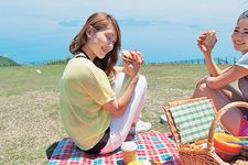 Menikmati keindahan Danau Biwa di Prefektur Shiga, bagian timur Kyoto sambil menyantap hidangan yang bahan bakunya berasal dari Prefektur Shiga. Danau Biwa merupakan danau terbesar di Jepang.