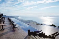 Dari Biwako Terrace, pengunjung dapat menikmati keindahan Danau Biwa dengan pemandangan yang berbeda. Danau Biwa di Prefektur Shiga, bagian timur Kyoto, ini merupakan danau terbesar di Jepang.