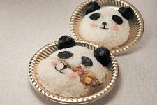 Sushi berbentuk panda di Tokyo, Jepang.