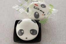 Produk bakpao berbentuk panda dari restoran Heichinro, restoran Cina tertua yang ada di Jepang sejak tahun 1884.