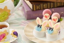 Kue-kue lucu pada Kafe di The Strings Hotel Nagoya, Jepang, ini seolah-olah keluar langsung dari dunia Alice in Wonderland.