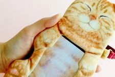 Tas smart phone berbentuk kucing yang lucu di Jepang.