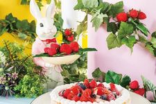 Hilton Tokyo Bay, salah satu hotel resmi Tokyo Disney Resort&reg; menyelenggarakan acara dessert buffet bertema ladang stroberi (strawberry field) di restoran Lounge O mulai 13 Januari hingga 1 Juli 2018.