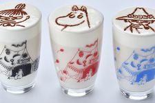 Di Moomin Caf&eacute;, Jepang, selain rasa ice latte kita juga bisa memilih karakter yang kita inginkan untuk digambar di atas minuman kita, pilihannya yaitu Moomin, Little My, Snufkin, dan juga Hattifattener.