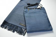 OshimaTsumugimura / Menjual kain dan aksesoris berbahan kain Tsumugi khas Amami
