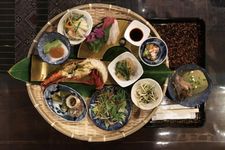 Natsukasha-ya / Menikmati hidangan yang dibuat menggunakan bahan-bahan lokal Amami
