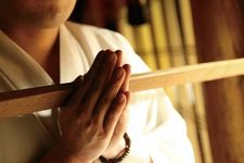 Shukubo, menginap di Jiin (kuil Budha) ataupun Jinja (kuil Shinto), mencoba pengalaman yang tidak biasa seperti melakukan ritual pagi, menyalin kitab sutera Budha, maupun Zazen.
