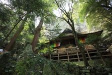 Monjusenji berada hampir di tengah semenanjung, di lereng gunung Monju
